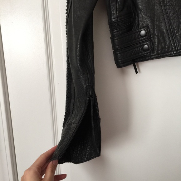 Cropped leather jacket - Picture 7 of 9